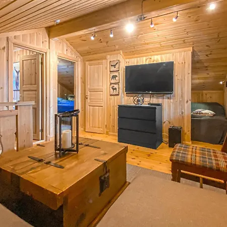 4 Bedroom Gorgeous In Vakantiehuis Bjorli