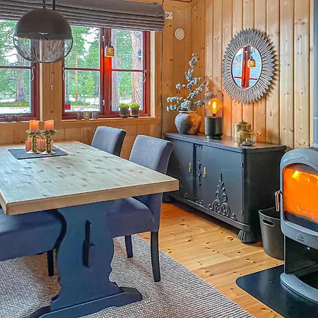 4 Bedroom Gorgeous In Vakantiehuis Bjorli